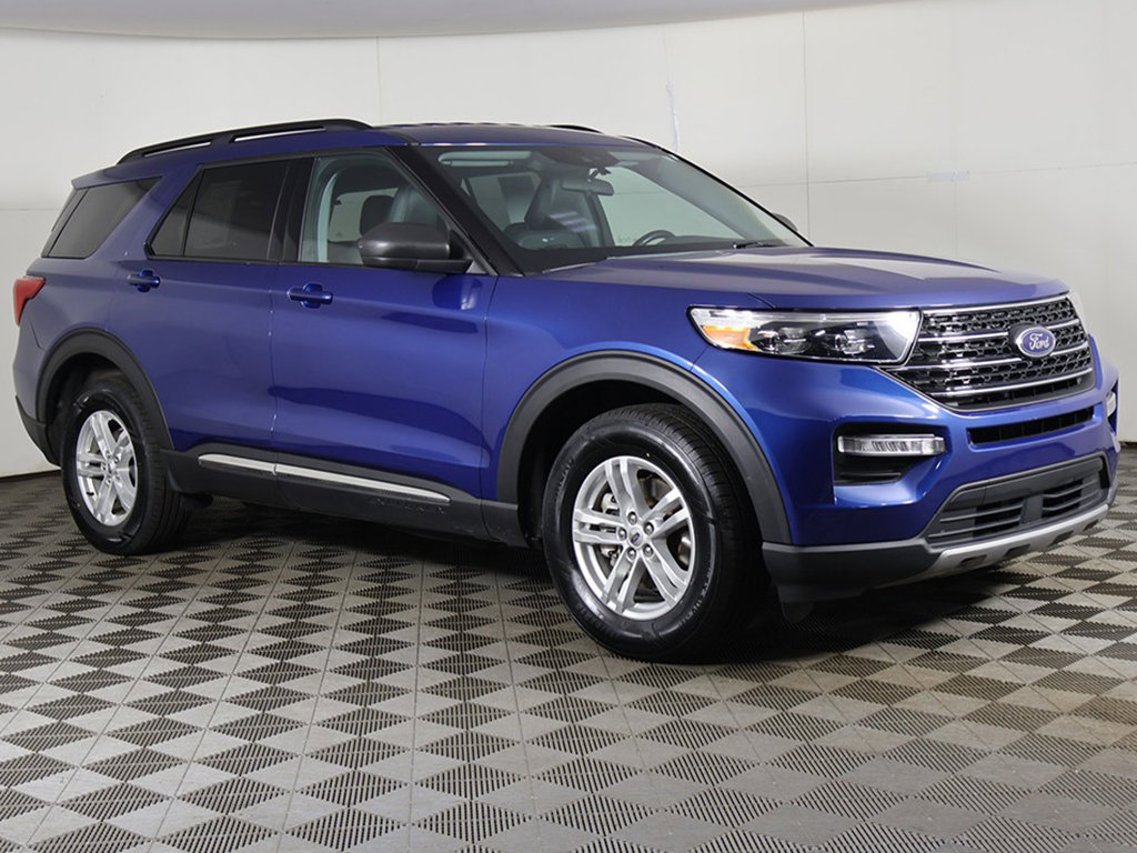 Used 2023 Ford Explorer XLT w/ Equipment Group 202A AWD/4WD image 49