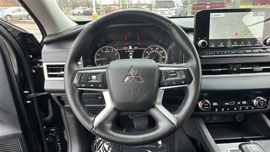 Used 2024 Mitsubishi Outlander SE image 29