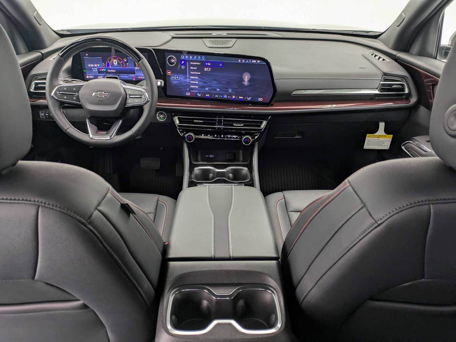 New 2026 Chevrolet Traverse Z71 w/ Enhanced Driving Package AWD/4WD image 16