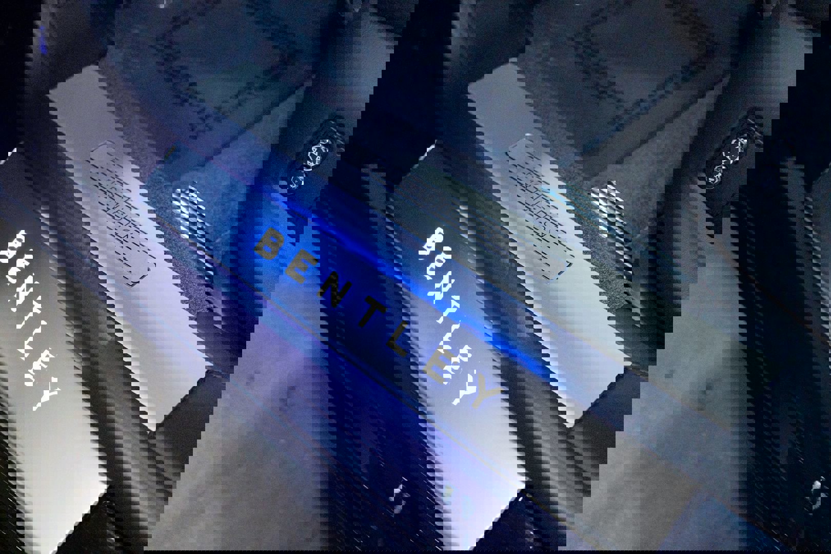 Used 2021 Bentley Flying Spur V8 image 22