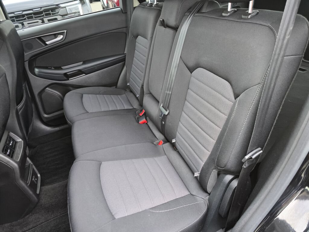 Used 2018 Ford Edge SE AWD/4WD image 13