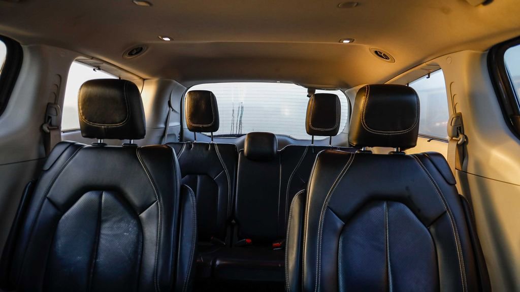 Used 2022 Chrysler Pacifica Touring-L FWD image 27