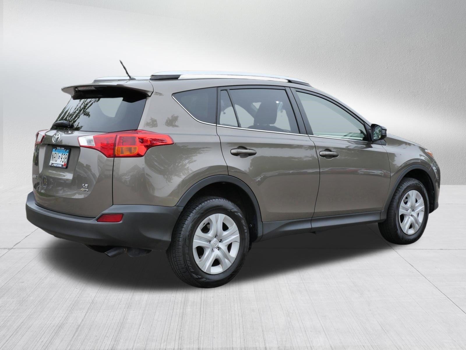 Used 2015 Toyota RAV4 LE AWD/4WD image 7