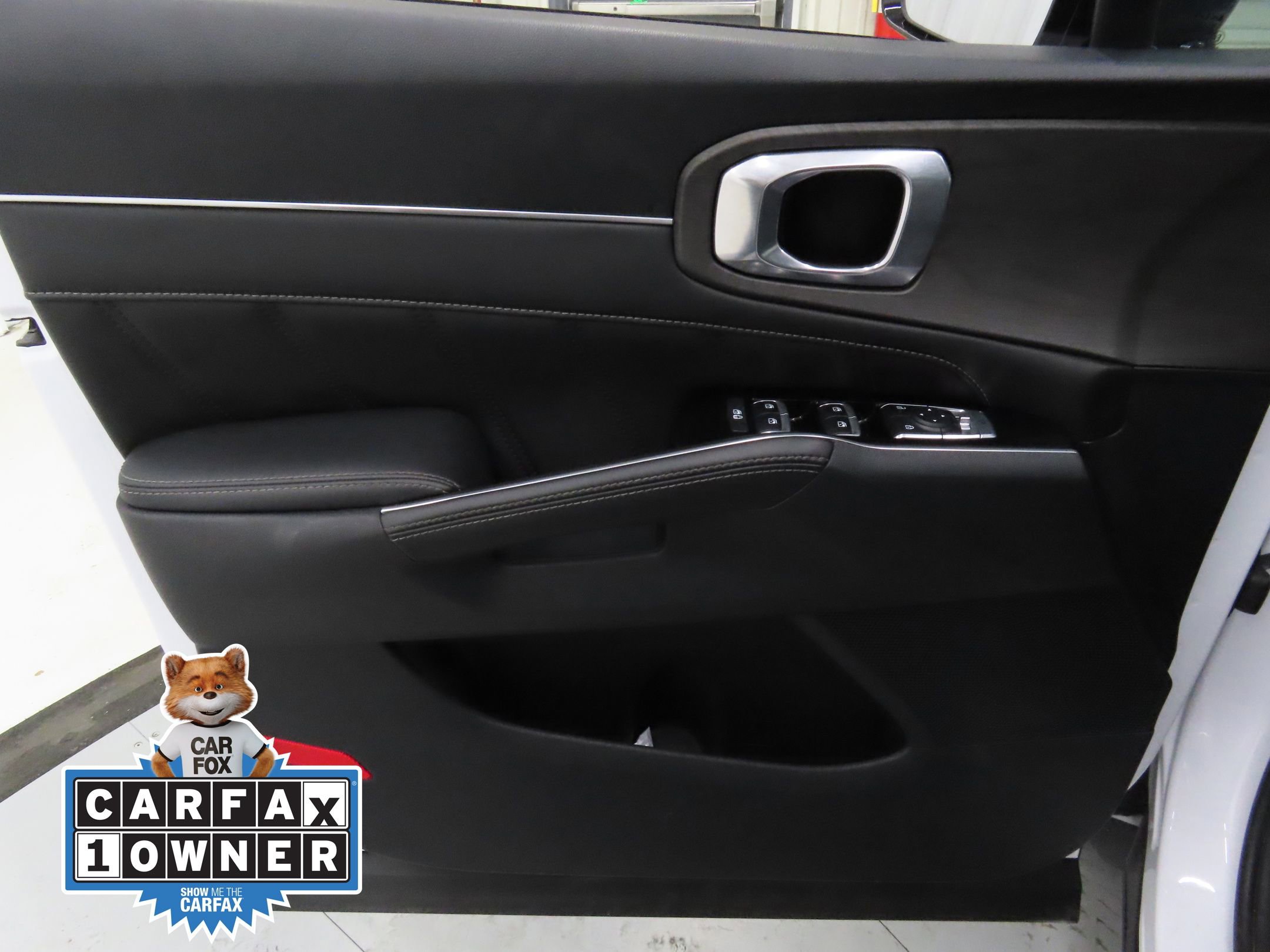 Used 2024 Kia Sorento SX image 9