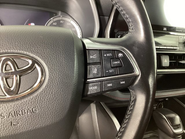 Used 2021 Toyota Highlander XSE AWD/4WD image 15