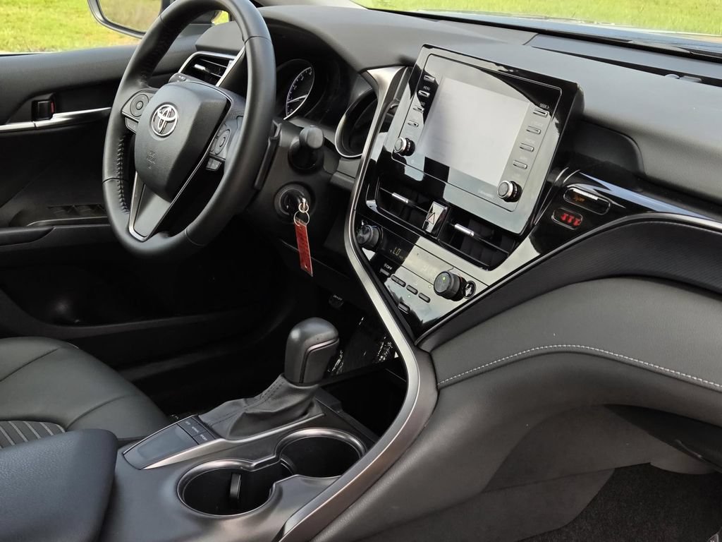 Used 2023 Toyota Camry SE FWD image 32