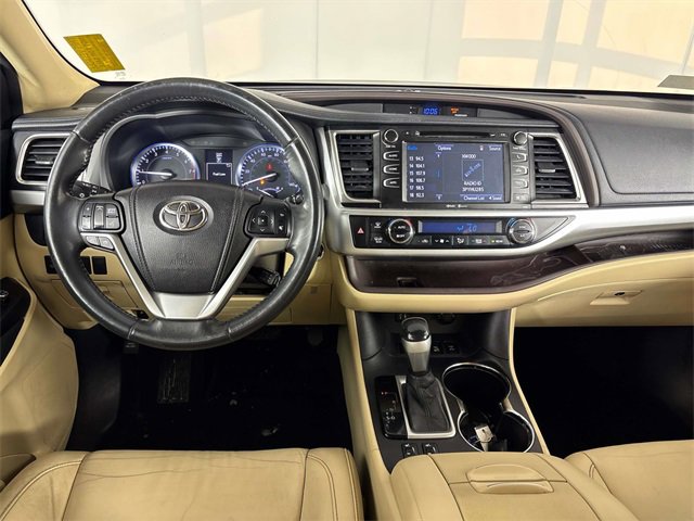 Used 2014 Toyota Highlander XLE image 14