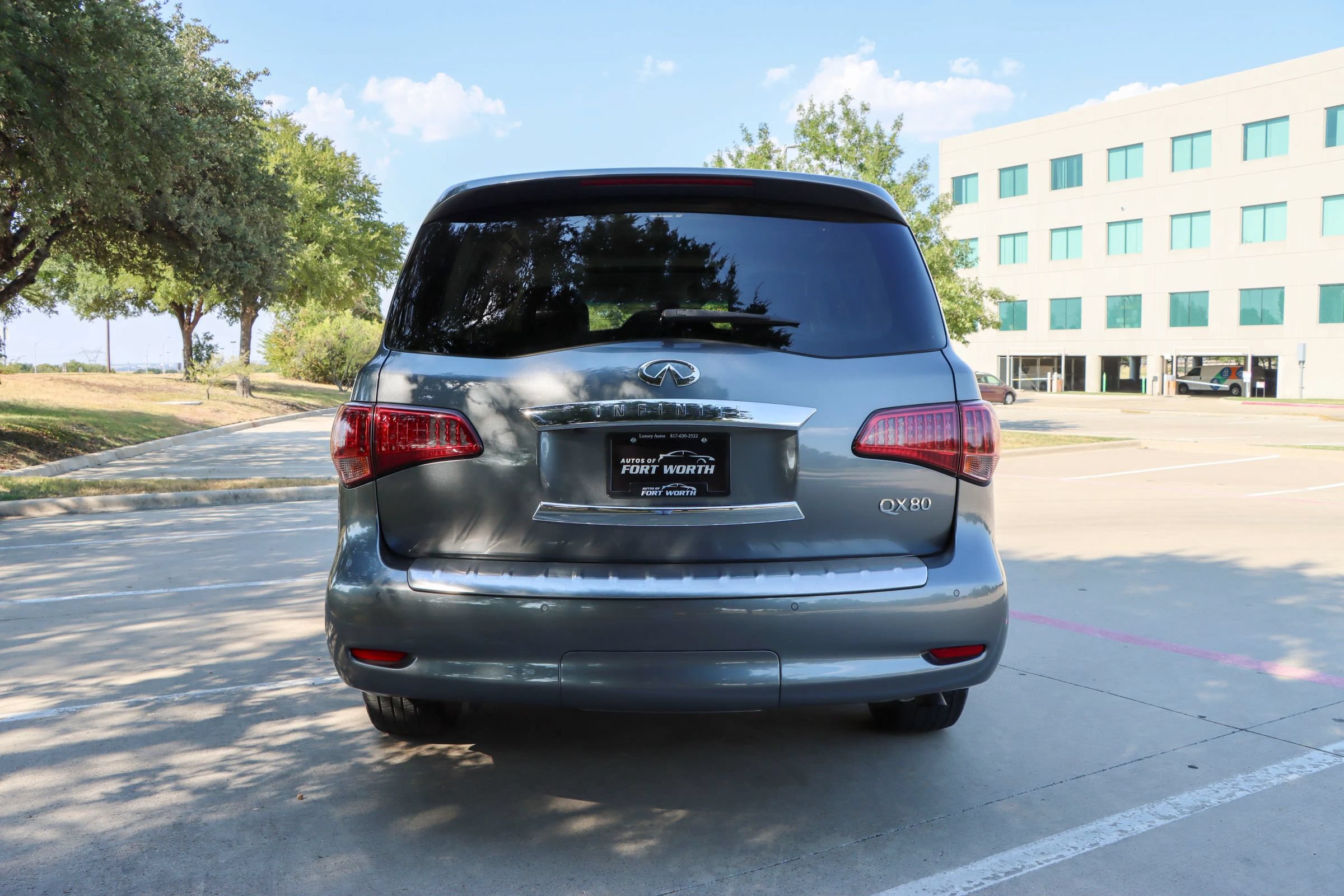 Used 2017 INFINITI QX80 4WD image 6