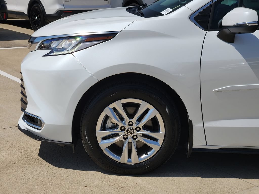 Used 2022 Toyota Sienna Limited AWD/4WD image 8