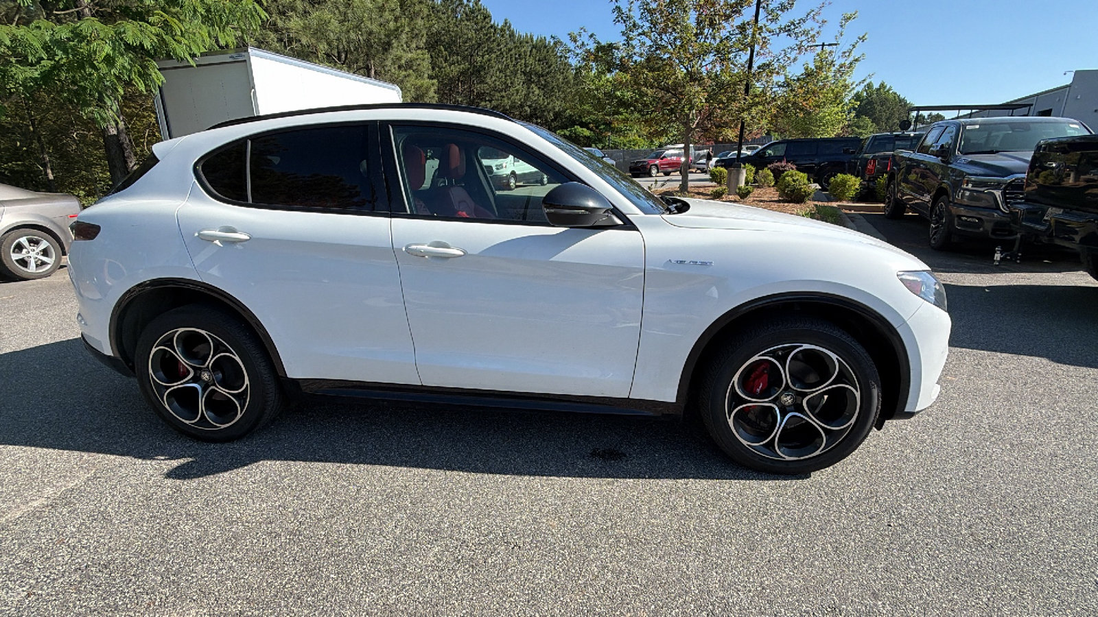 Used 2025 Alfa Romeo Stelvio Sprint w/ Veloce Package AWD/4WD image 7