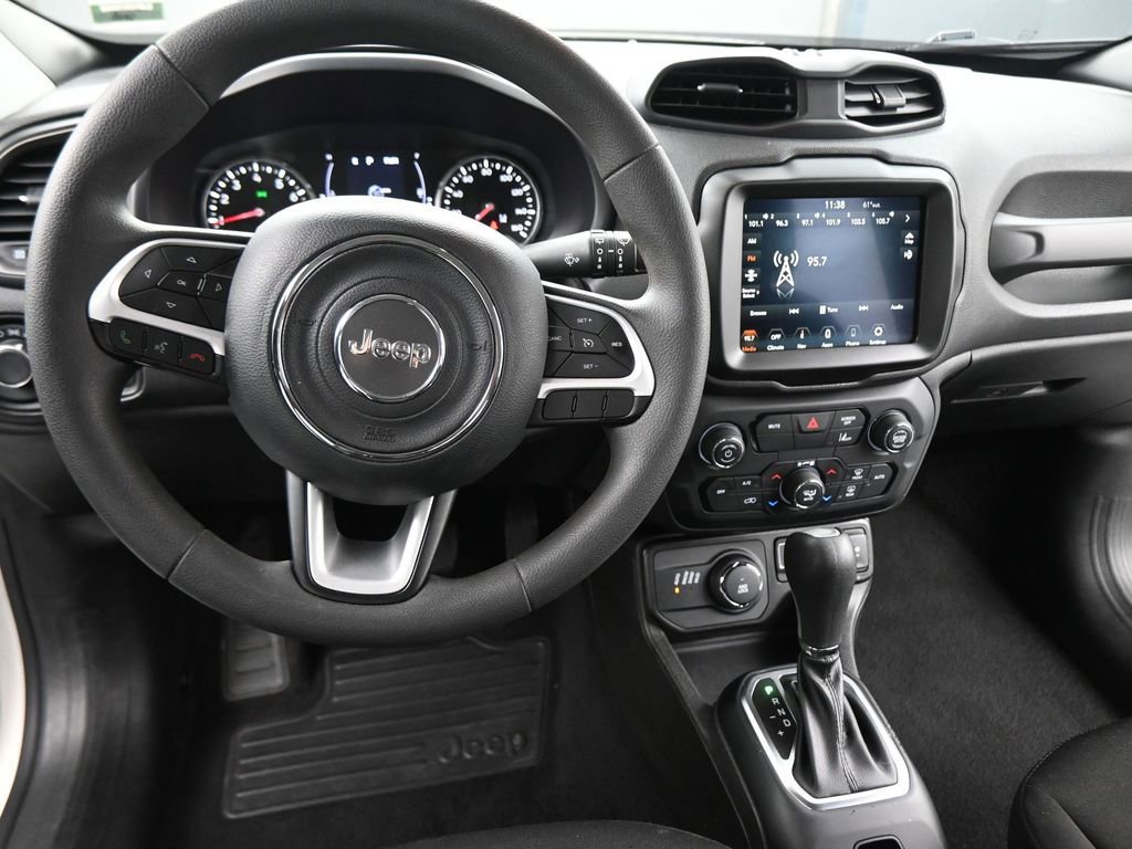 Used 2023 Jeep Renegade Latitude image 39