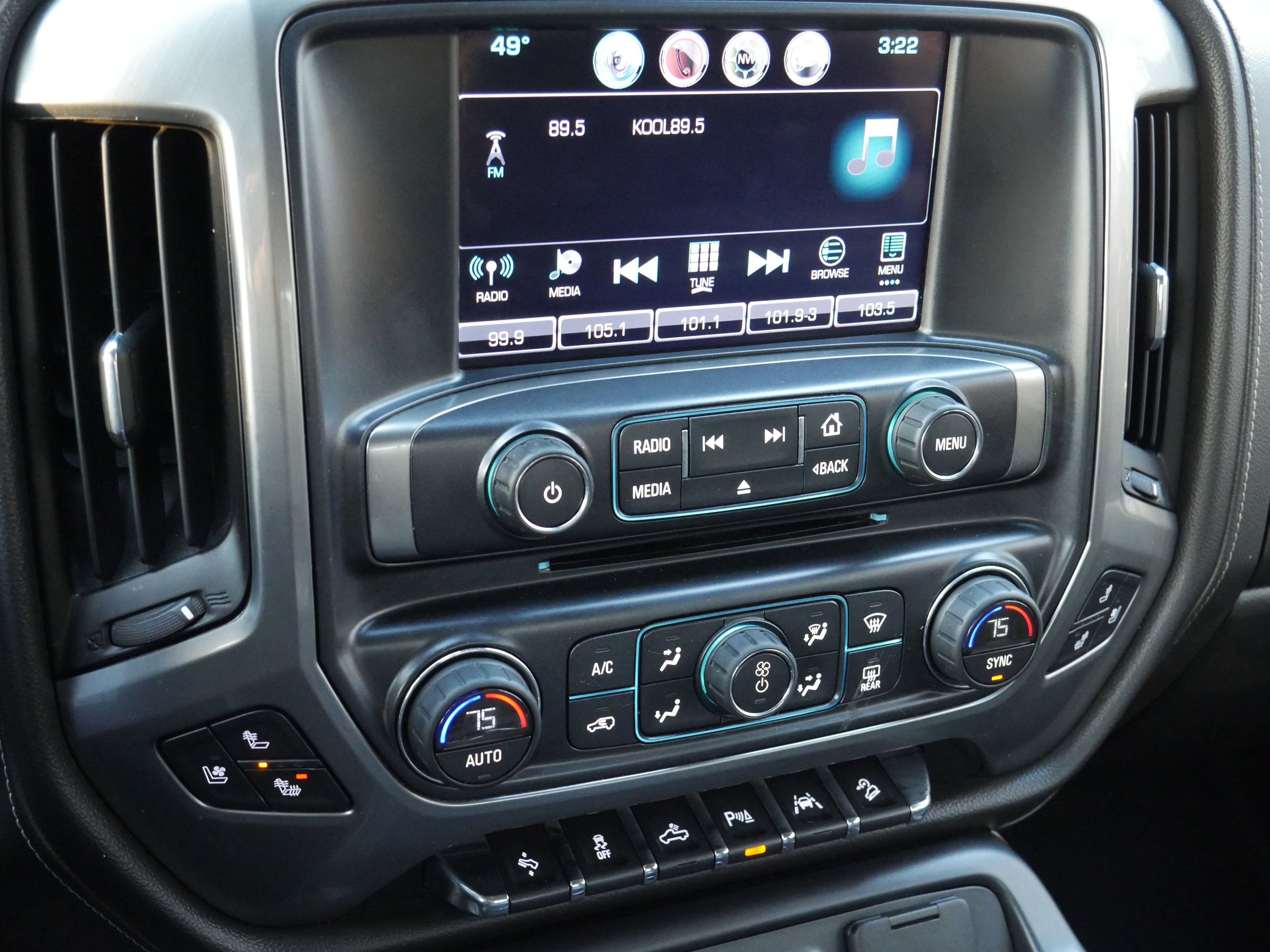 Used 2016 Chevrolet Silverado 1500 LTZ Z71 w/ LTZ Plus Package image 11