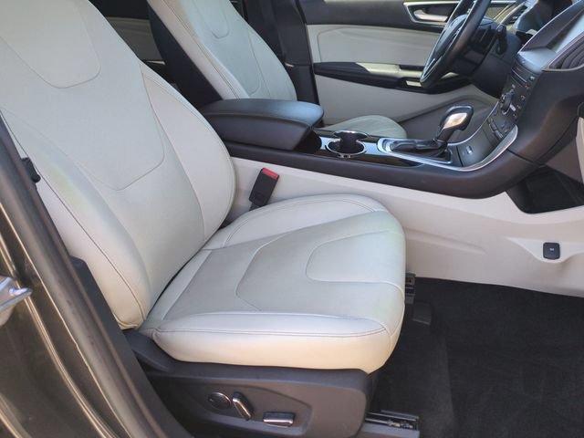 Used 2015 Ford Edge Titanium w/ Equipment Group 301A FWD image 18