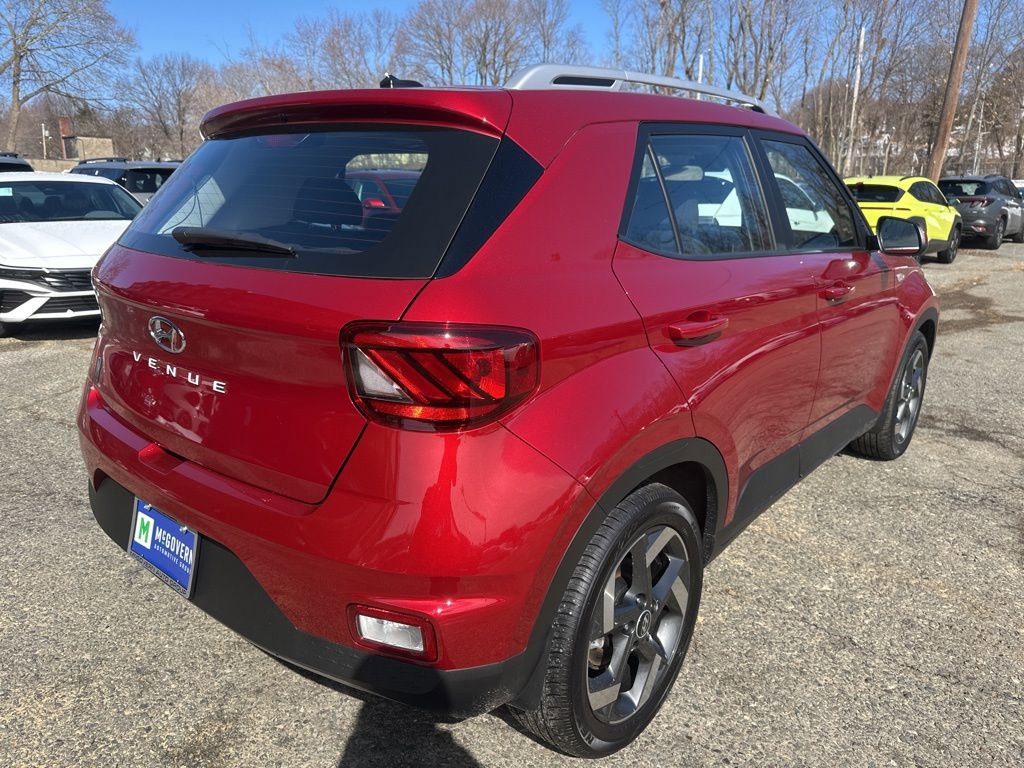 Certified 2025 Hyundai Venue SEL image 5