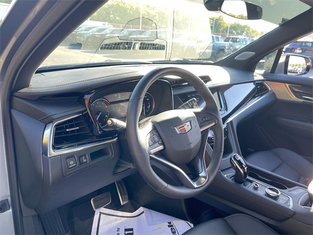 Used 2025 Cadillac XT6 Sport w/ LPO, Floor Liner Package image 10