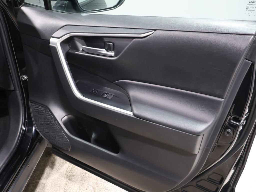 Used 2024 Toyota RAV4 XLE image 23