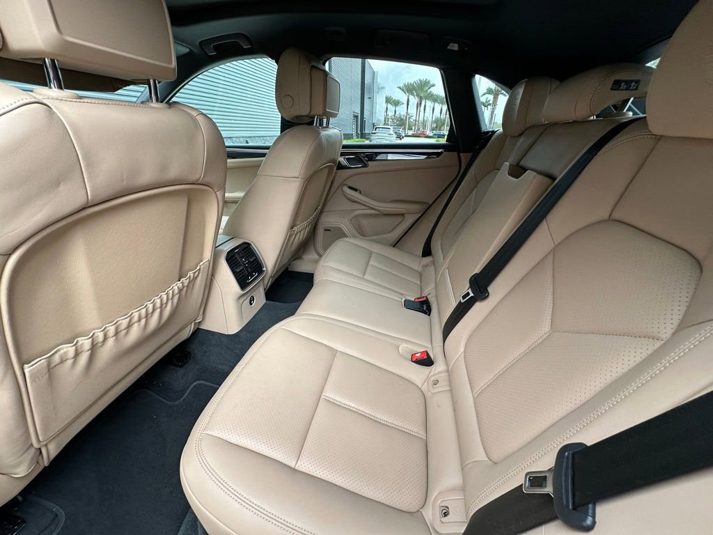 Certified 2025 Porsche Macan image 35