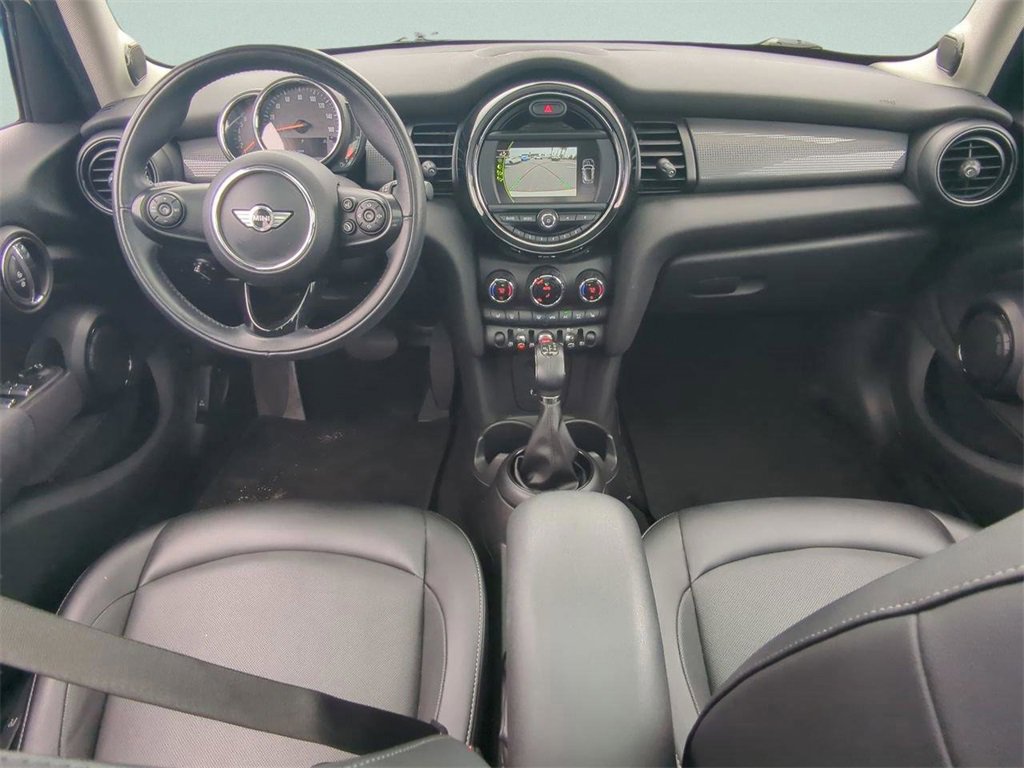Used 2018 MINI Cooper 4-Door Hardtop image 15