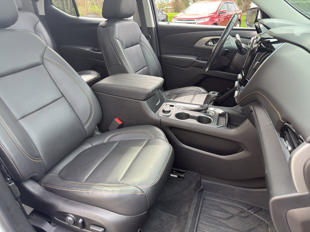 Used 2019 Chevrolet Traverse RS w/ LPO, Floor Liner Package AWD/4WD image 35