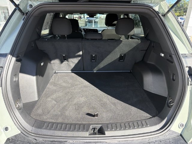 Used 2025 Chevrolet Equinox LT w/ Safety and Technology Package FWD image 32