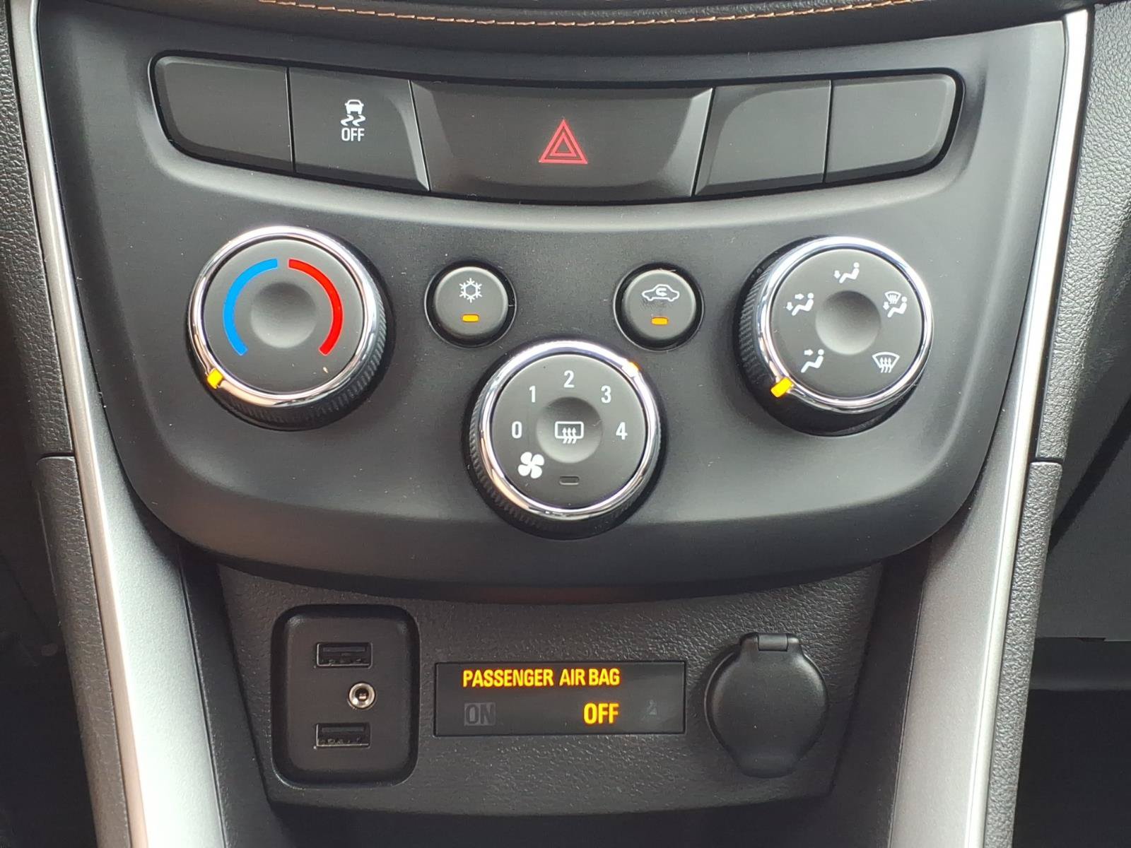 Used 2019 Chevrolet Trax LT w/ LT Convenience Package FWD image 19