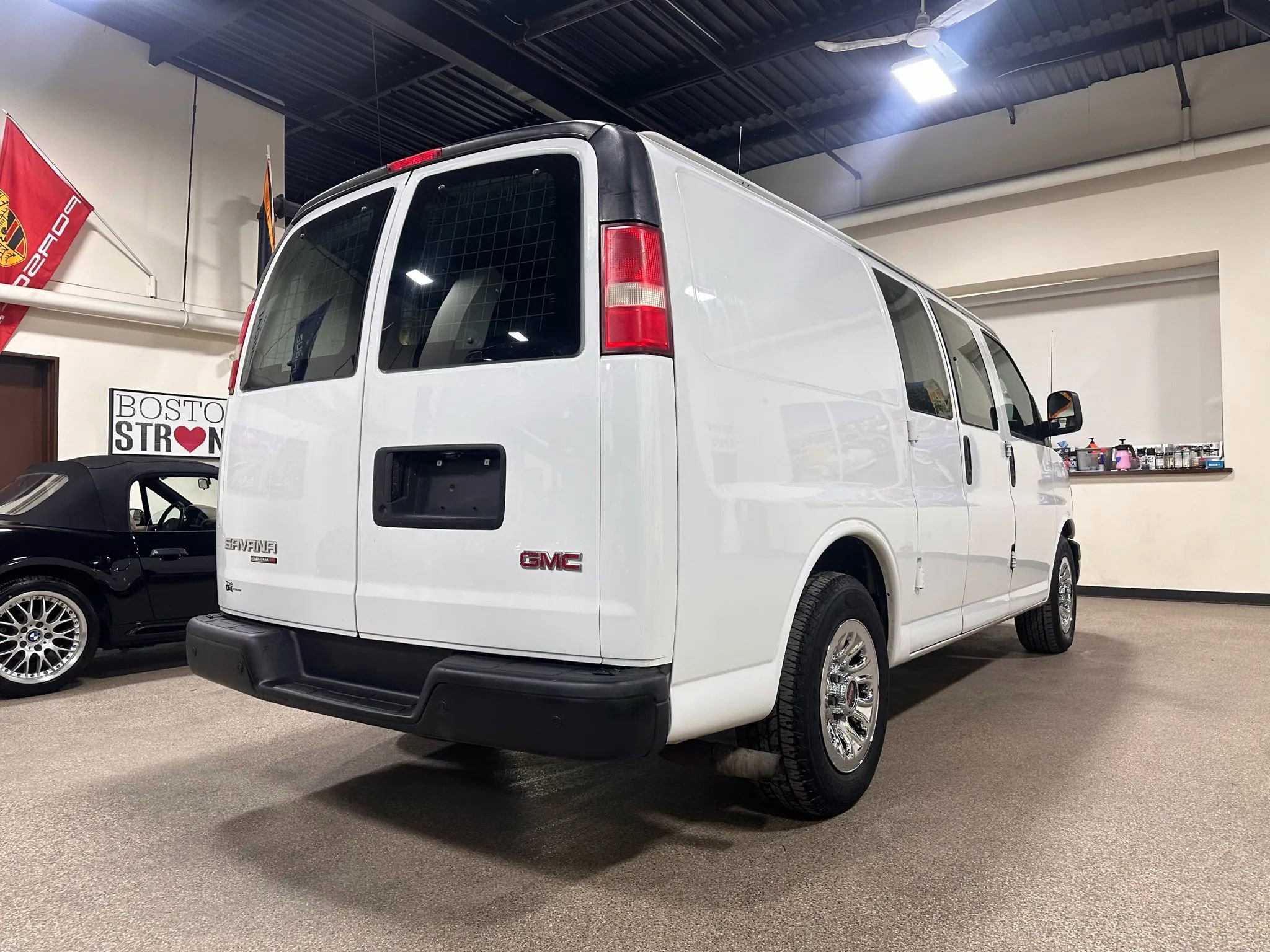 Used 2013 GMC Savana 1500 AWD image 9