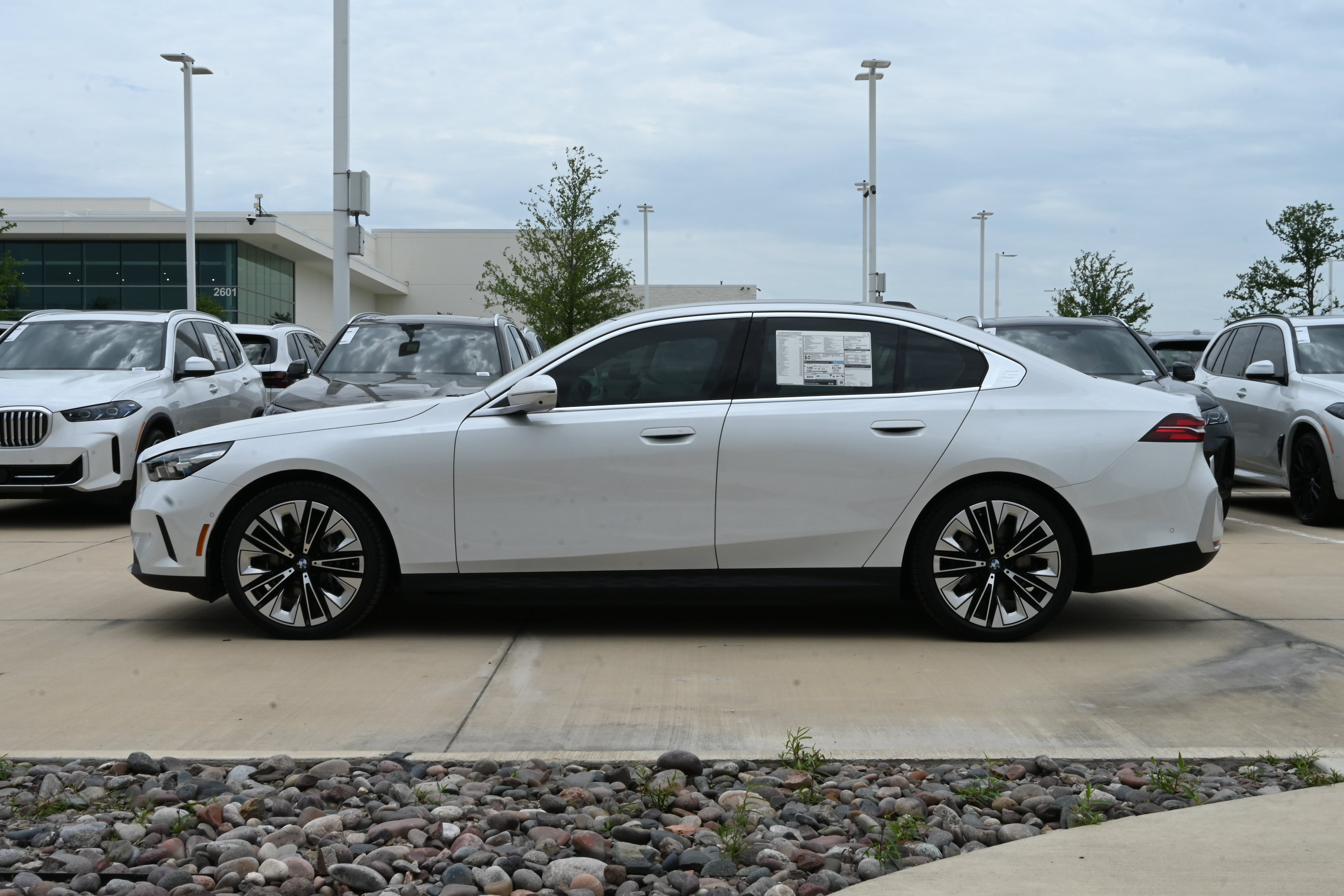 New 2027 BMW i5 eDrive40 RWD image 5