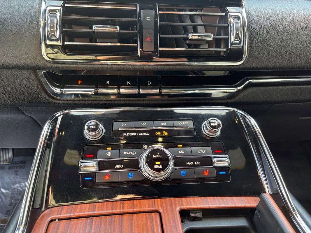 Used 2019 Lincoln Navigator Reserve image 19