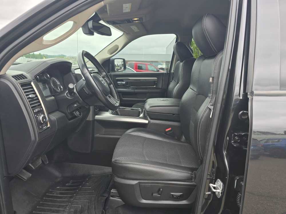 Used 2015 RAM 1500 Sport w/ Black Ram 1500 Sport Group AWD/4WD image 9