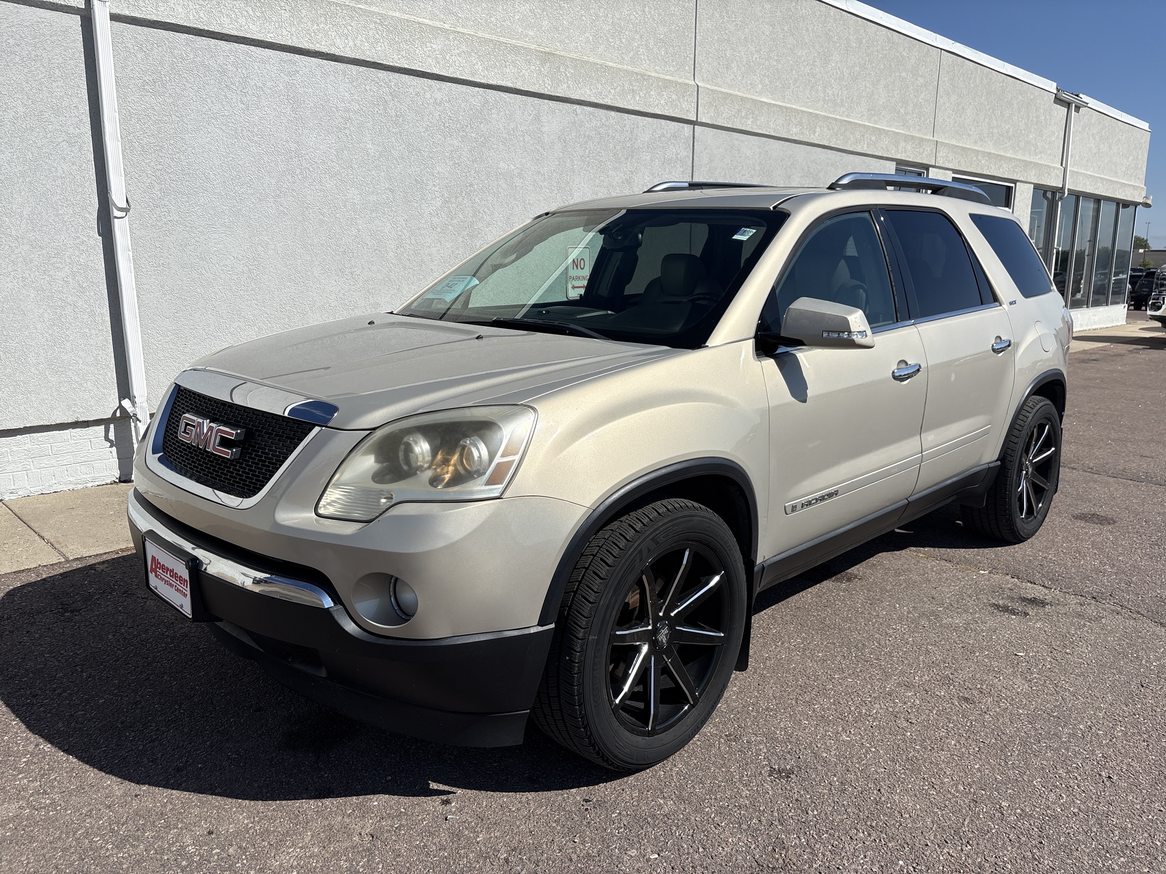 Used 2007 GMC Acadia SLT w/ Trailering Package AWD/4WD image 2