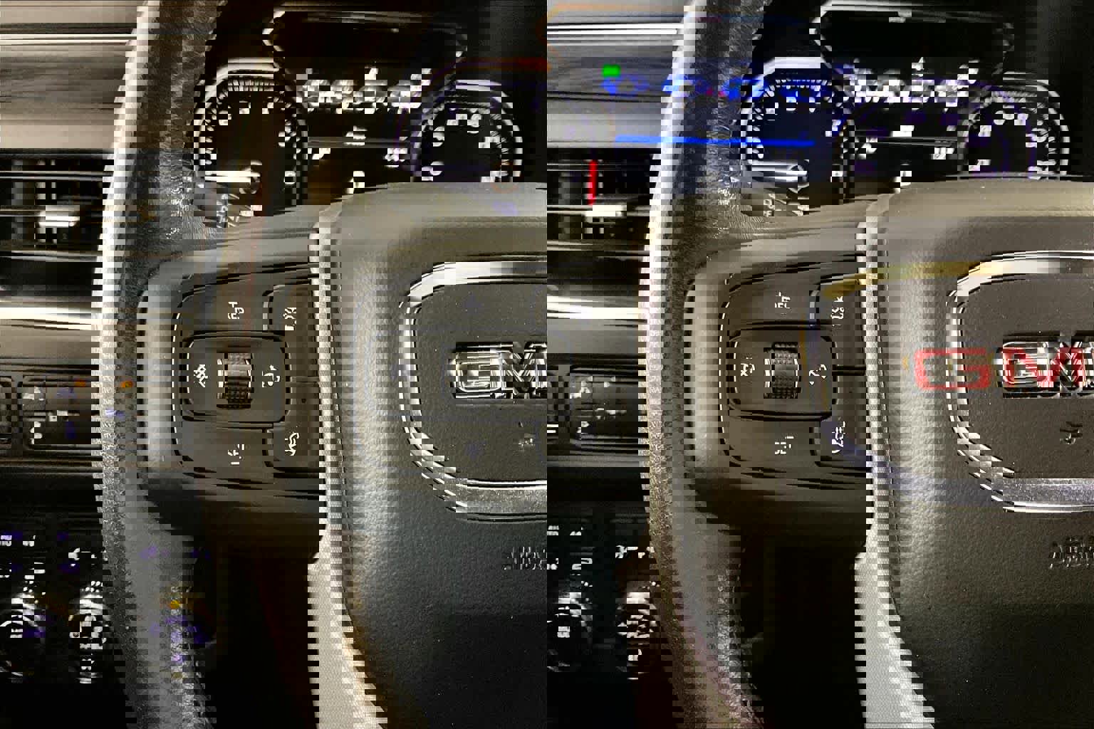 Used 2021 GMC Yukon SLT w/ SLT Luxury Package image 21