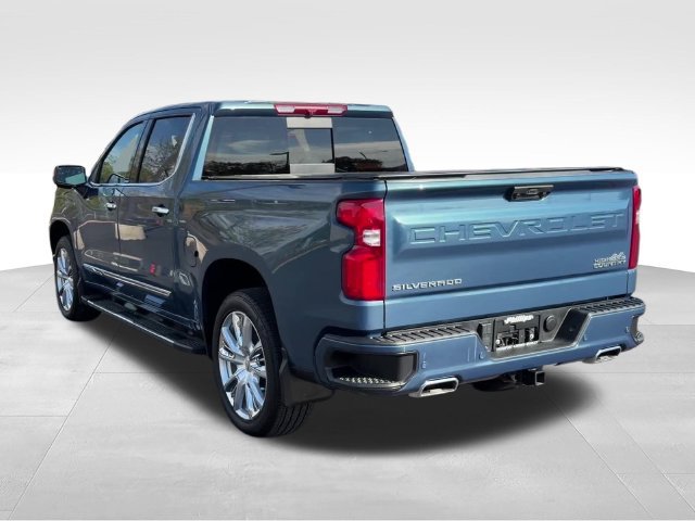 Used 2024 Chevrolet Silverado 1500 High Country w/ High Country Premium Package AWD/4WD image 4