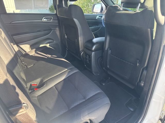 Used 2020 Jeep Grand Cherokee Laredo image 22