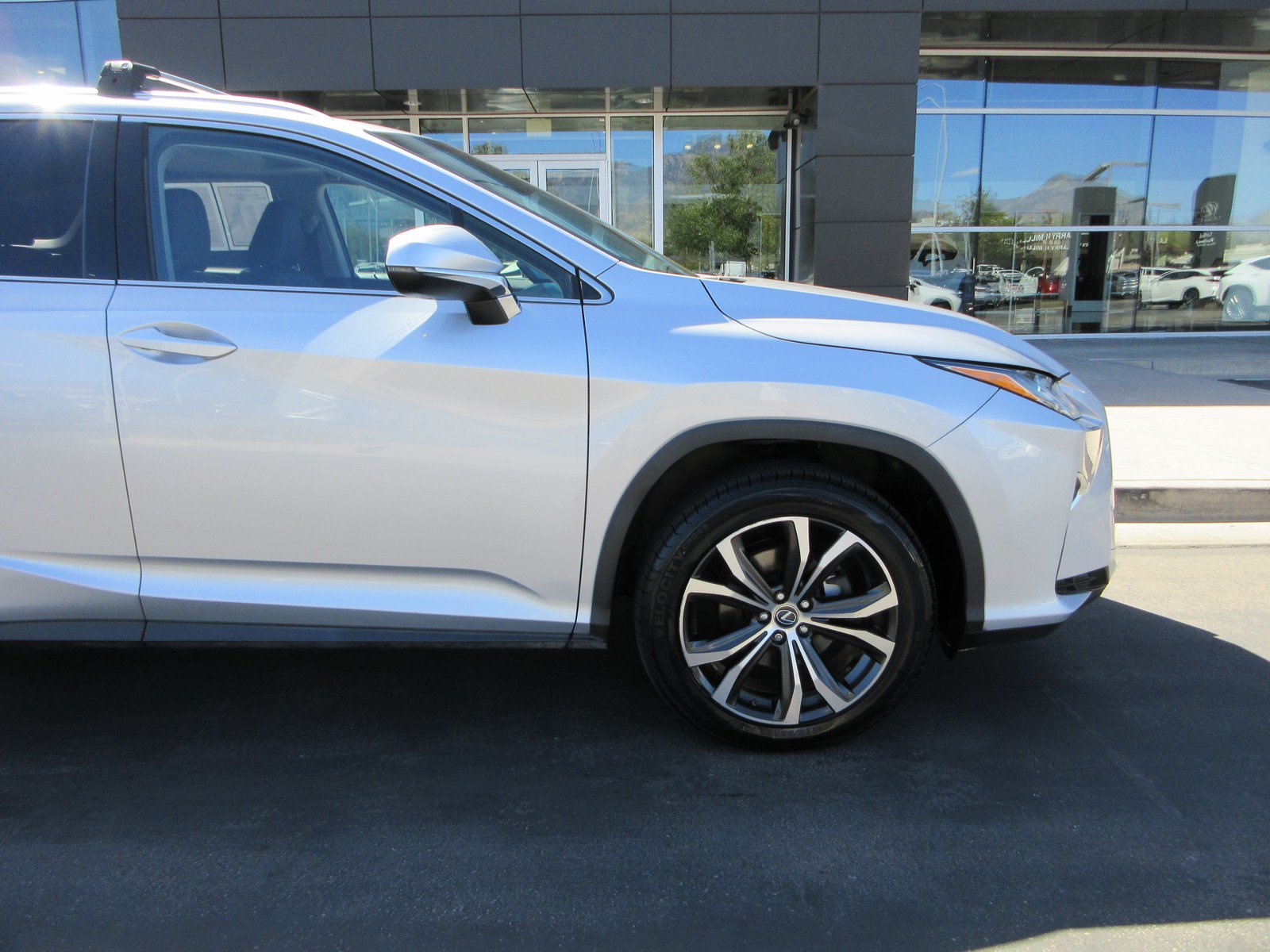 Used 2019 Lexus RX 450hL Premium w/ Premium Package AWD/4WD image 12