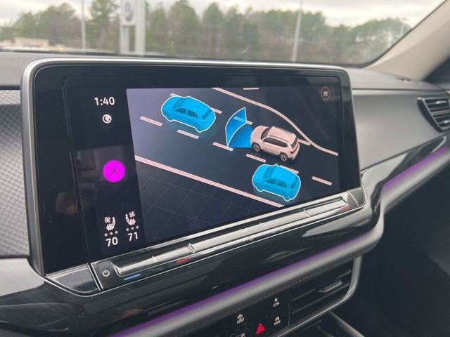 Used 2025 Volkswagen Atlas Peak Edition SE image 11