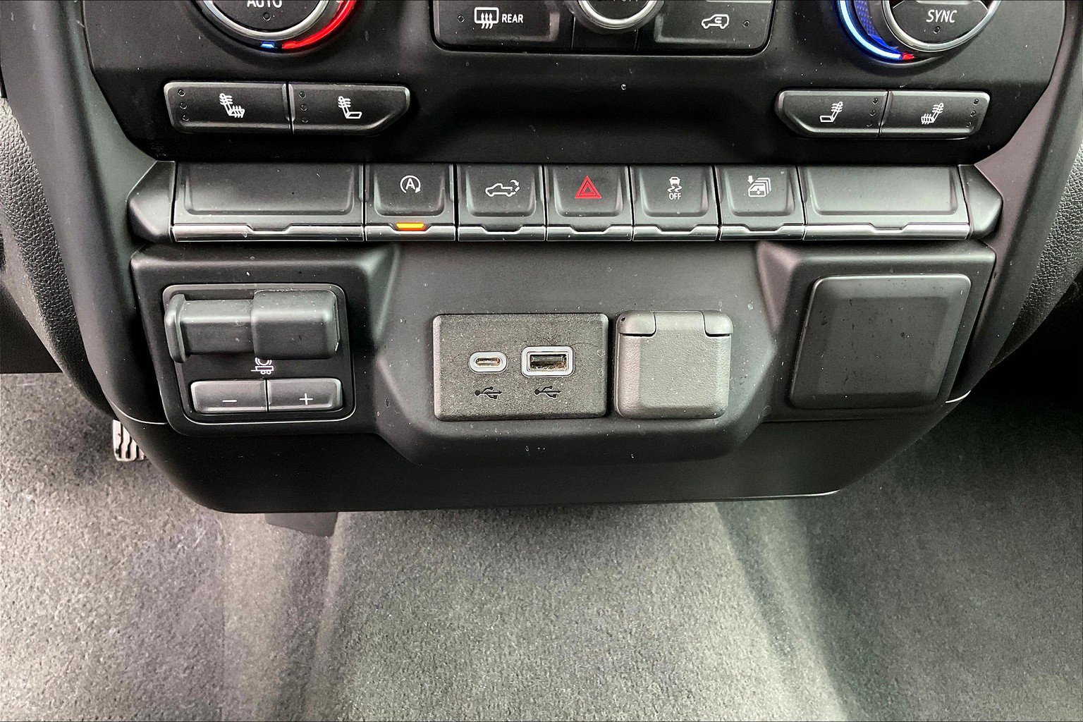 Used 2019 Chevrolet Silverado 1500 LT w/ All-Star Edition AWD/4WD image 38