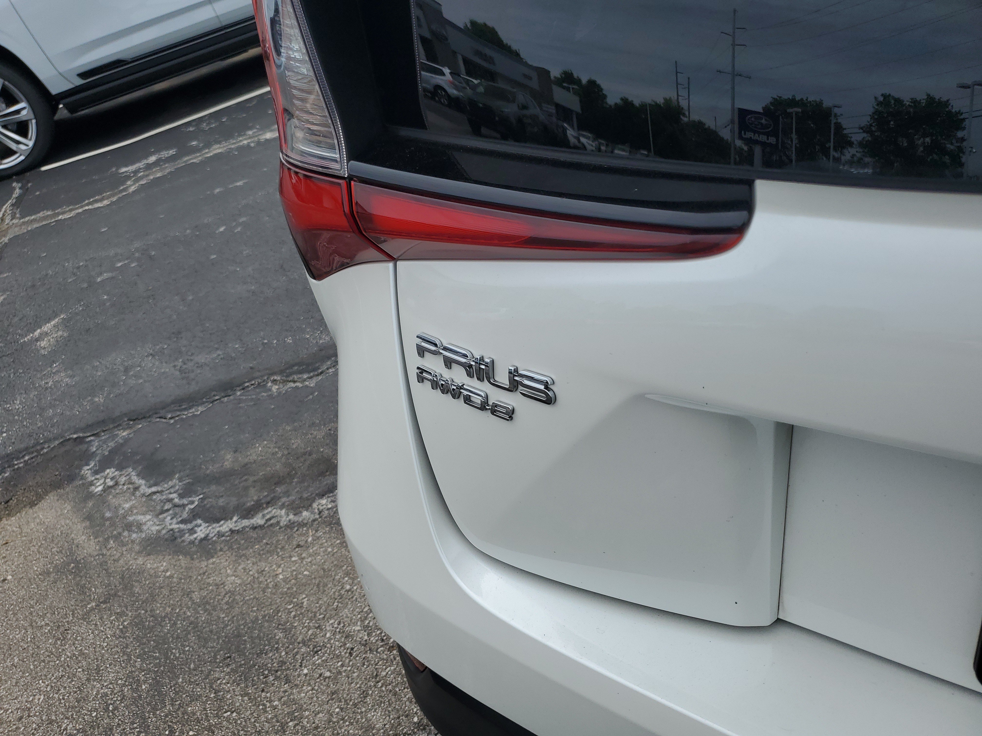 Used 2019 Toyota Prius XLE AWD/4WD image 6