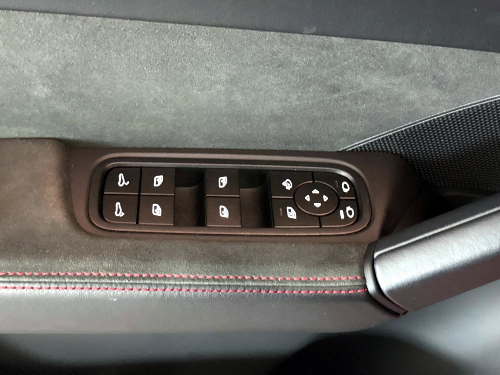 Certified 2025 Porsche Cayenne GTS image 20