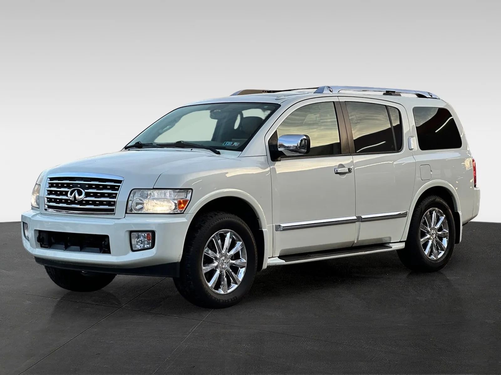 Used 2010 INFINITI QX56 4WD image 3