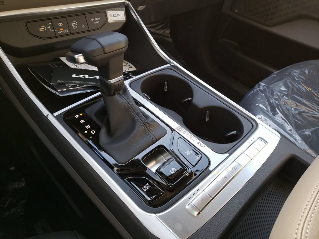 New 2026 Kia Carnival EX FWD image 24
