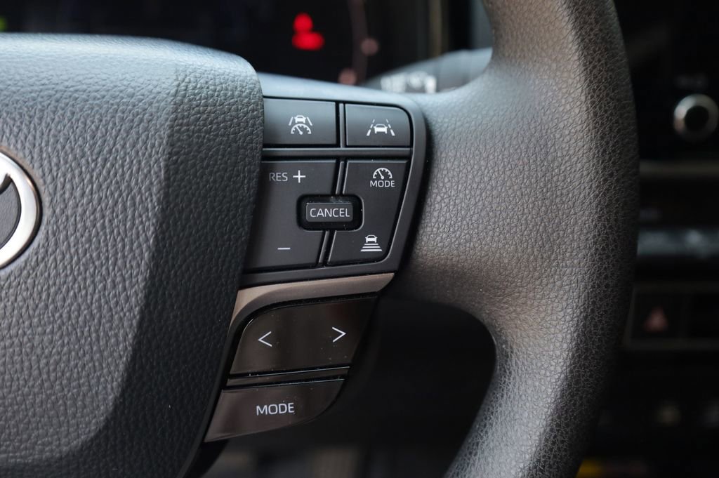 Used 2025 Toyota Camry LE FWD image 17
