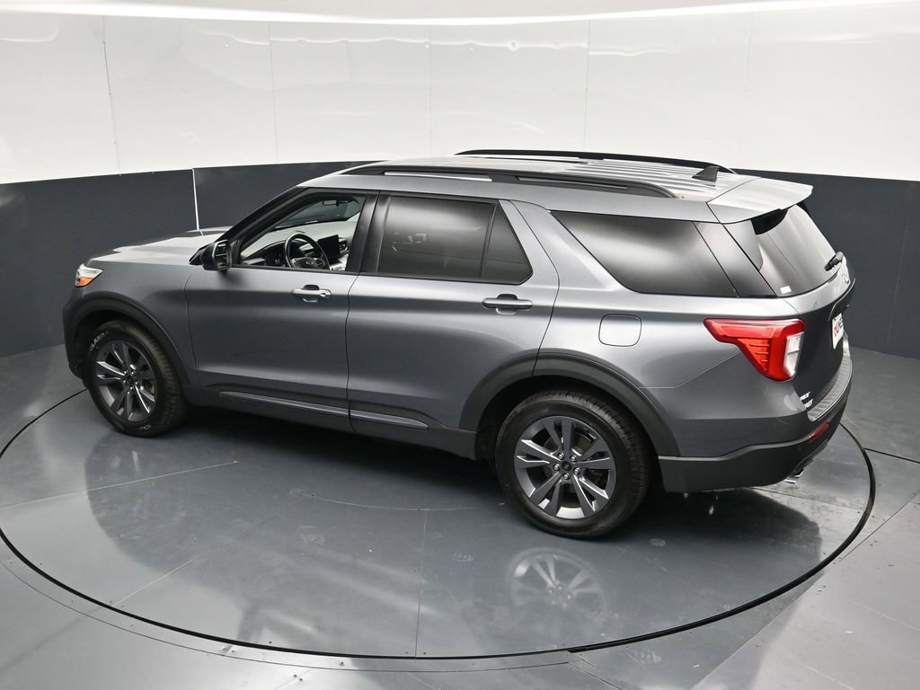 Used 2022 Ford Explorer XLT w/ Equipment Group 202A AWD/4WD image 43