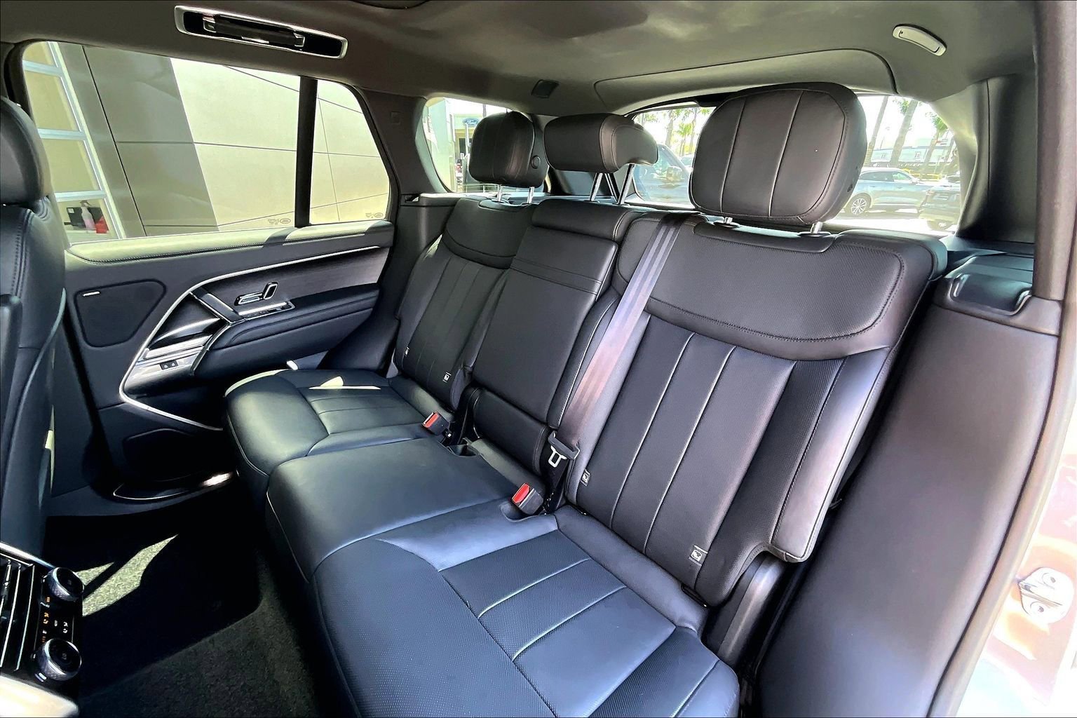 Certified 2023 Land Rover Range Rover SE AWD/4WD image 26