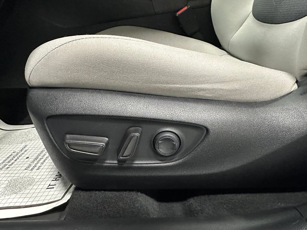 Used 2024 Toyota RAV4 XLE w/ Convenience Package AWD/4WD image 12