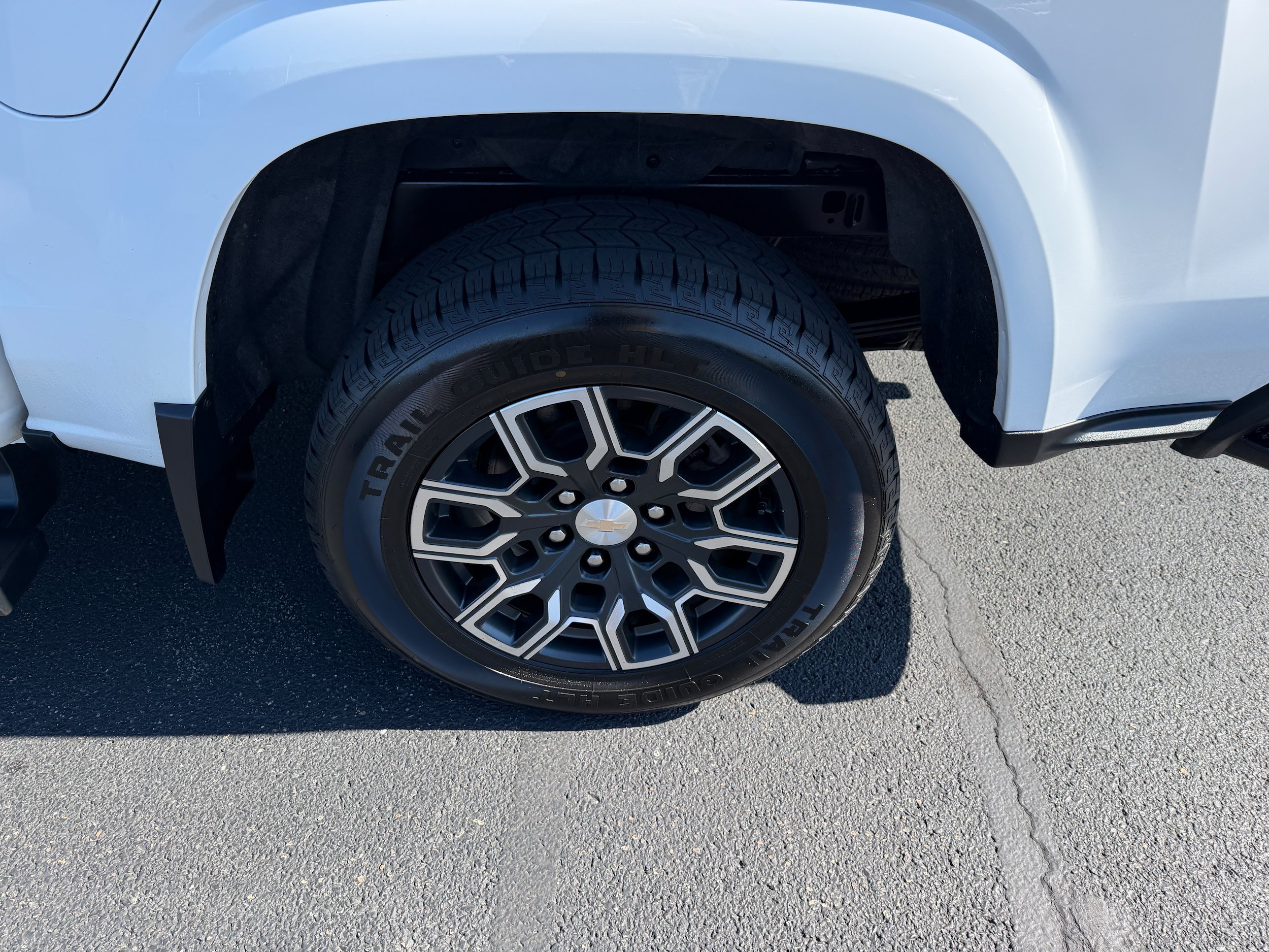 Used 2024 Chevrolet Colorado LT w/ LT Convenience Package III AWD/4WD image 10