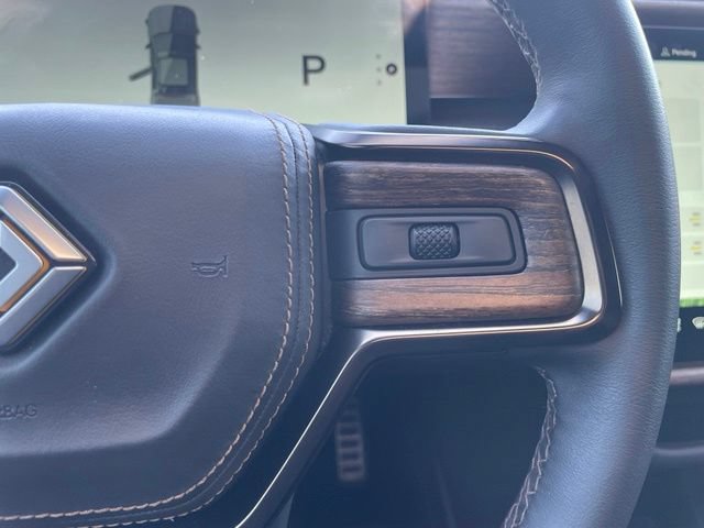 Used 2025 Rivian R1T Premium AWD/4WD image 15