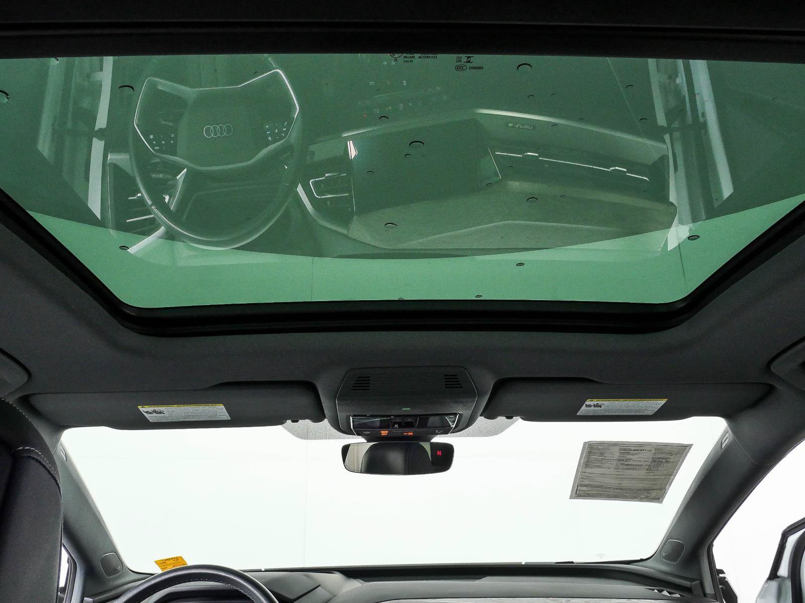 Used 2023 Audi Q4 e-tron Prestige AWD/4WD image 19