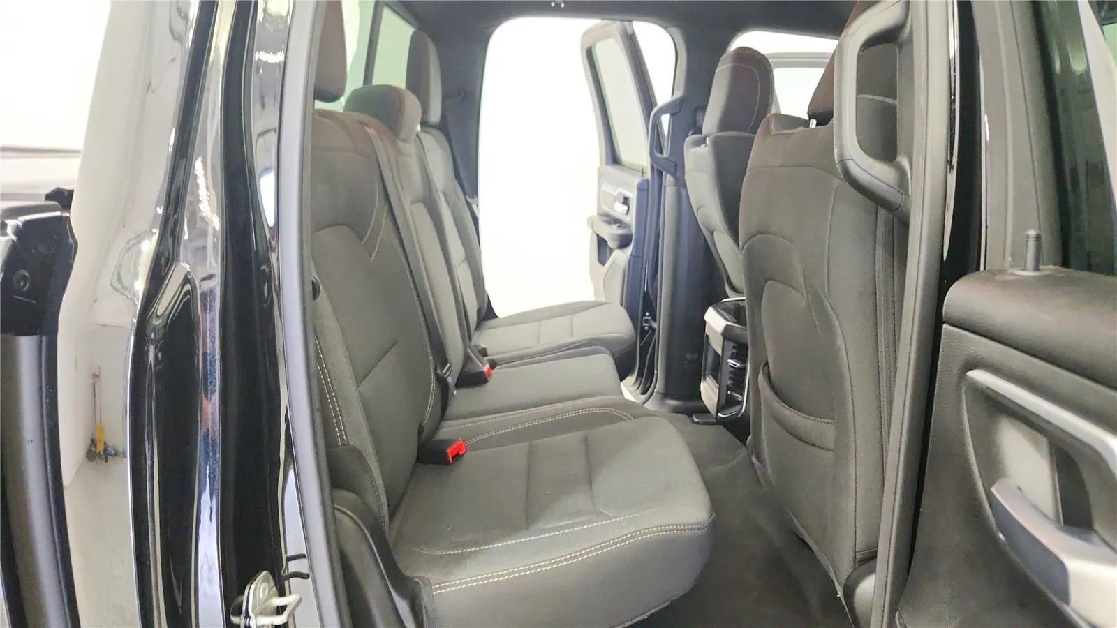 Used 2023 RAM 1500 Big Horn AWD/4WD image 37