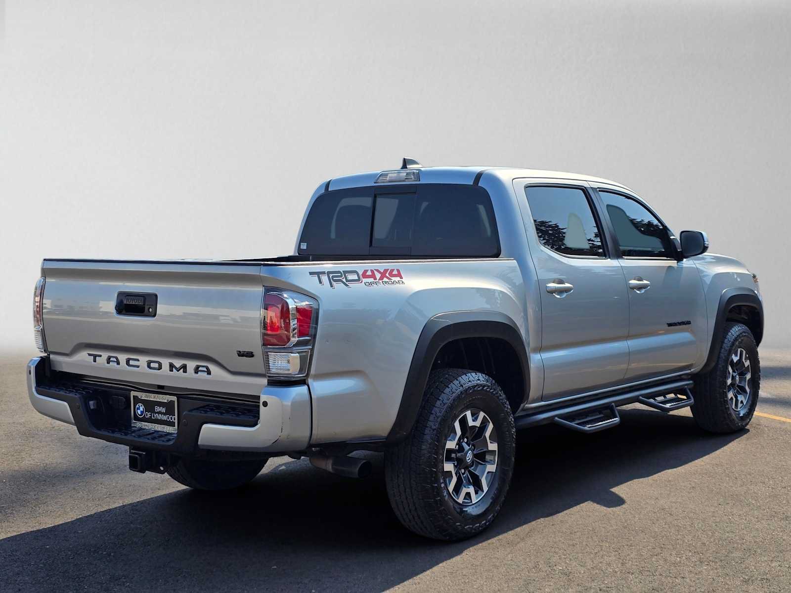 Used 2023 Toyota Tacoma TRD Off-Road w/ Technology Package AWD/4WD image 3