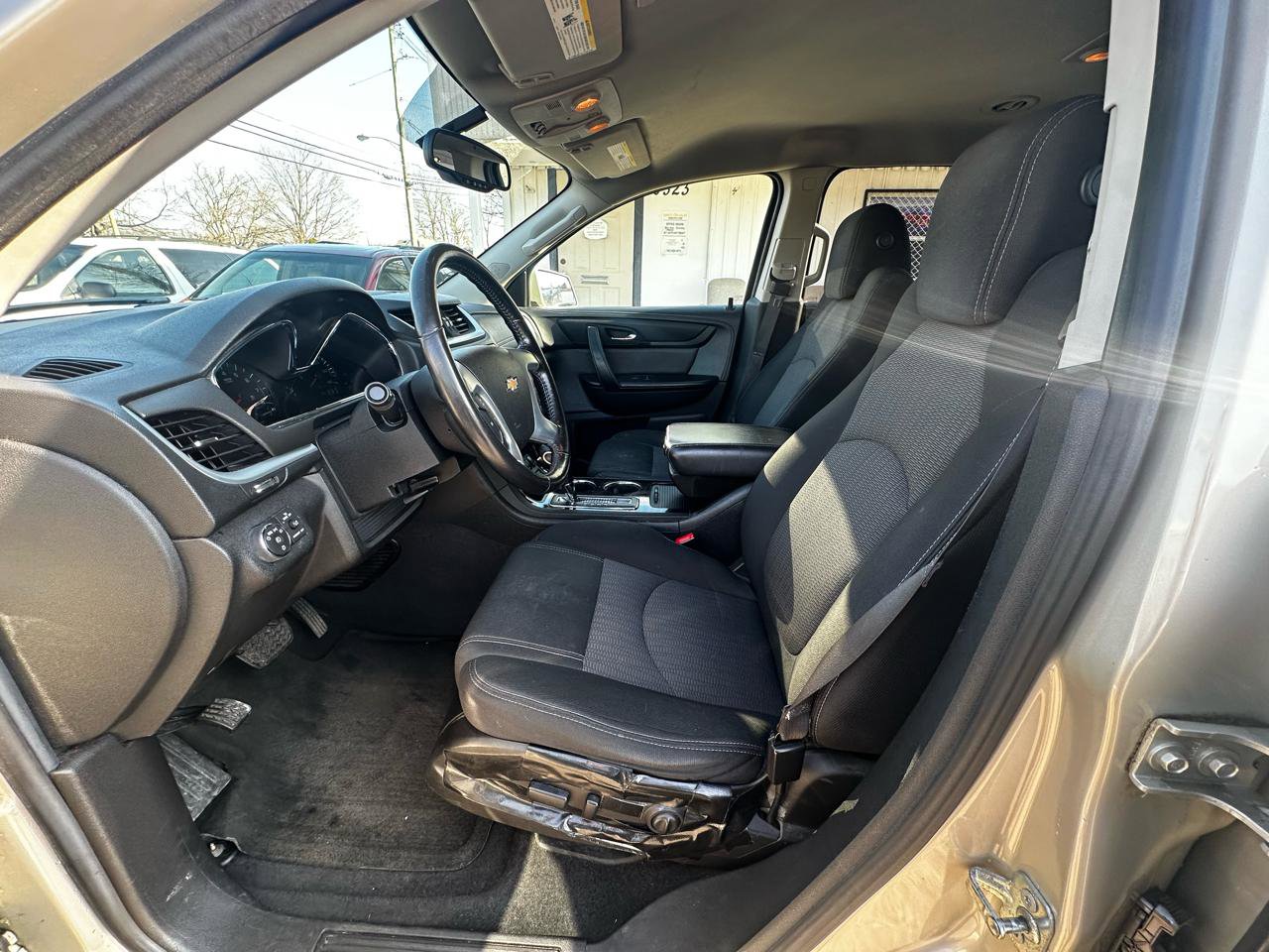 Used 2016 Chevrolet Traverse LT image 11